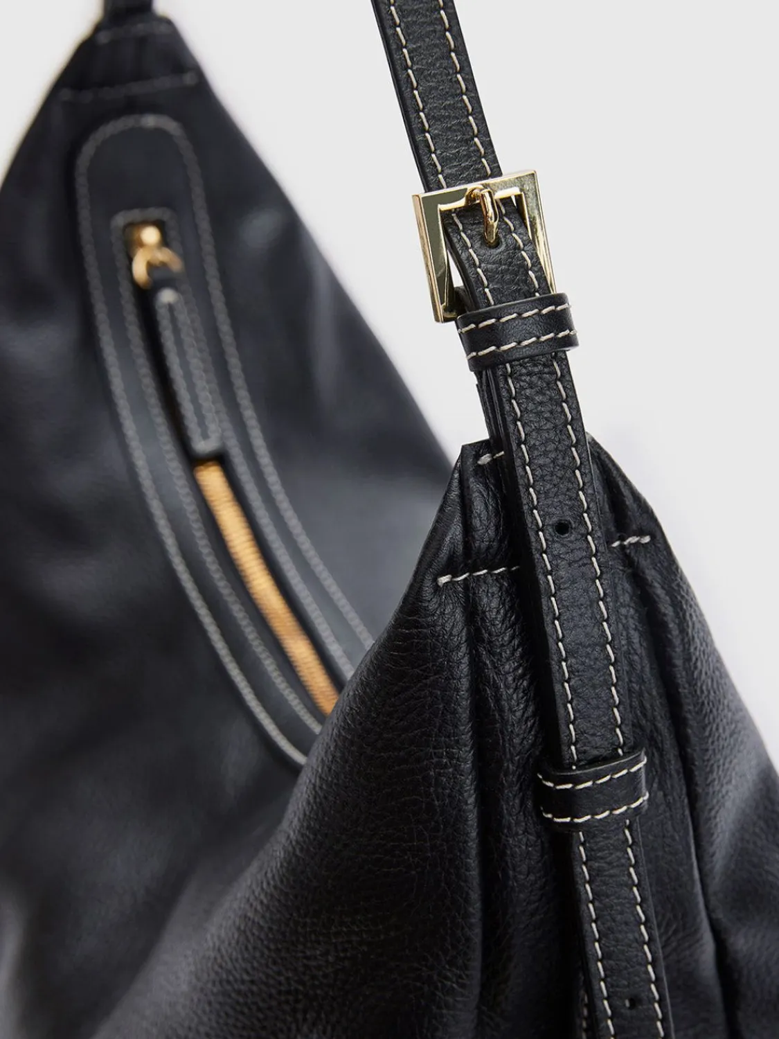 ATP Atelier Potenza Grained Leather Large Hobo Bag Svart/Kontrastsom Discount