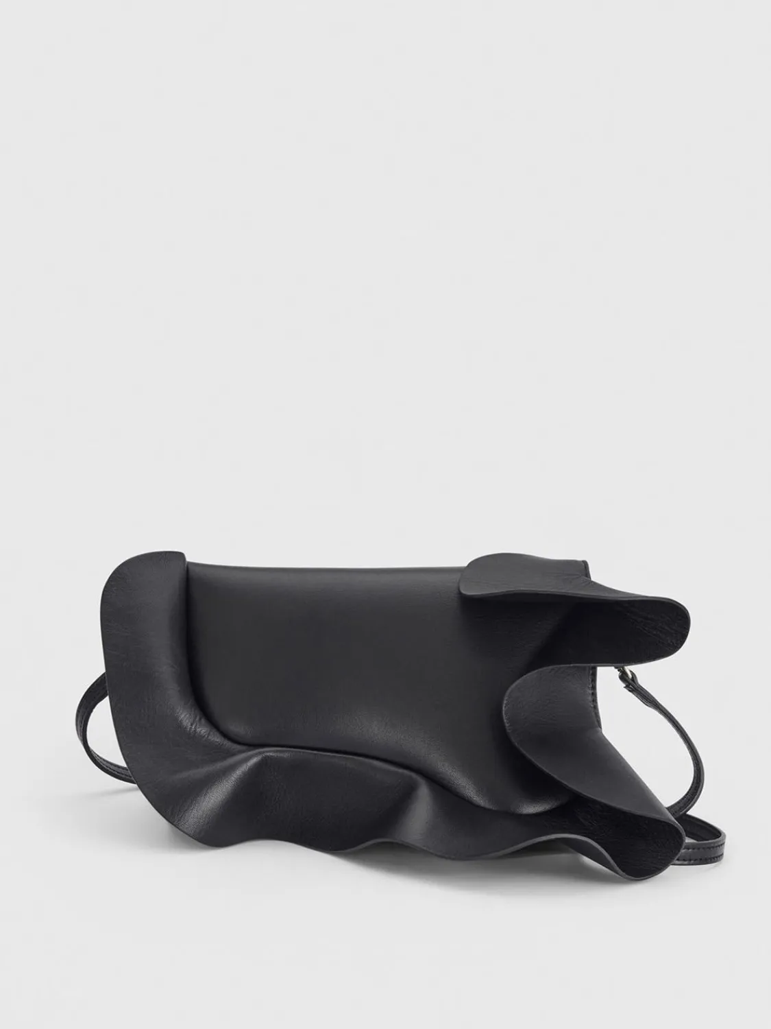 ATP Atelier Scarlino Frill Nappa Pouch Bag Svart Hot